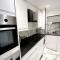 Duke and Duchess Apartments and Rooms - Private in Room Hot Tub Suites - Londýn