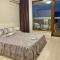 La Mer spacious Apartment with a Sea View