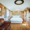 Hornington Manor Luxury Shepherd Huts