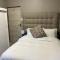 St Ives beach access apartment