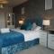 Penthouse - Amazing City Skyline Views - Free Parking - Balcony - Utilita Arena - New St Station - Bullring Shopping