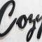 The Cozy Condo - A Modern Retreat - Arouca