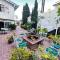 Catalina Courtyard Suites