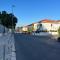Lisbon Garden Stays, with BBQ, Easy Parking near Tejo, Fast Access to Alfama & Downtown