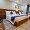 LA MIA Lakeview Hotel