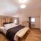 Maison Calme 14 personnes, piscine, jardin et parking