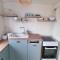 Petite maison avec jardin face mer