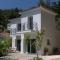Les Maisonettes