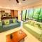Luxury Apartment with M Benz and & Driver Included - 艾库玛尔