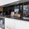 Escape To Melbourne - Stylish 1 Bedroom-Gym - Aircon -Balcony