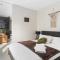 Escape To Melbourne - Stylish 1 Bedroom-Gym - Aircon -Balcony - Melbourne