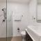 KozyGuru / Allawah / 2 Bed Kozy APT / NAL015