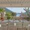 Villa Perastian Thriton