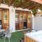 Mitres Edge Orchard Suite