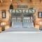 Spectacular MTNS Views with PRIVATE HOT TUB with Pool Table and Private Pond - 赛维尔维尔
