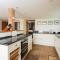 2 Dewars Farm Cottages