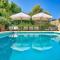 Casa Mezzodì - Luxurious 18th C. Farmhouse with Gardens & Pool Casa Mezzodì - Luxurious 18th C. Farmhouse with Gardens & Pool