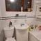 Luxury 5 bedroom home near London Seven Kings Train station- 5 Room, 6 bed and sleeps 8 guest - London