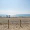 Steps to Ocean City Beach Condo with Pool and Views - 大洋城