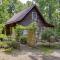 Cozy Bainbridge Retreat with Fireplace and Deck! - Bainbridge