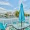 Southbay by the Gulf #51 - Walk to private beach in 3 min - Beach setup included - Spectacular lake views - Completely Remodeled 2BR/2.5BA Townhouse - ديستين