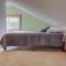Cozy Westmont Home Walk to Metra Station!