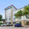 Comfort Suites Medical Center Near Six Flags - San Antonio