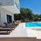 New Luxury Family Villa Lun, 5-stars, 4 double bedrooms, pool