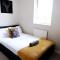 COMFORTABLE 4-Bed HOUSE WITH 3 BATHROOMS, FREE PARKING!