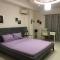 Sheryll Escapes - Kandi comfortable 1bedroom, king bed, housekeeping