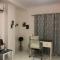 Sheryll Escapes - Kandi comfortable 1bedroom, king bed, housekeeping