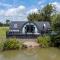 Choller Lake Lodges - The Lake House With Private Hot Tub