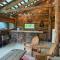 Bear Lodge with private Pool, Hottub, and Sauna! - هايلي
