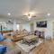 Classy Home with Hot Tub and Mt Jefferson Views! - West Jefferson
