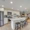Classy Home with Hot Tub and Mt Jefferson Views! - West Jefferson