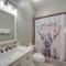 Classy Home with Hot Tub and Mt Jefferson Views! - West Jefferson