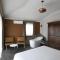 THE APARTMENT Top Floor