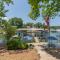 PRIVATE LAKE HOUSE Sleeps Large Groups ON THE WATER Swim n Boat Dock LOTS of AMENITIES - Osage Beach