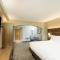 Holiday Inn Express Hotel & Suites Louisville East, an IHG Hotel - Луисвилл