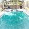 Stunning Heated Pool & Spa House Blocks to Midtown - Tampa
