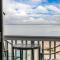 Beautiful Bay View Couples Retreat at The Shores 5586