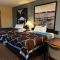 Super 8 by Wyndham Center - Center
