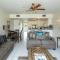 Beach Living at Island Pine Villas BLP - 乔治敦