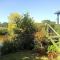 Charming tranquil Shepherds Hut with lakeside balcony 'Roach' - Uckfield