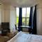 Budget room en-suite 8mins walk to Singleton Hospital, R3 - Sketty