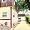 Homey 2 bedroom Apartment, Minutes from Everything!
