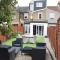 7 Bedroom house with Garden - Londra