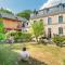 A lOmbre dAzay - Demeure dHôtes - GuestHouse