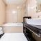 Amazing OFFER 2BR Apt with balcony I Bonnington Hotel I JLT - Dubaj