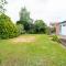 Spacious Family Bungalow with Garden for up to 7 - Epsom